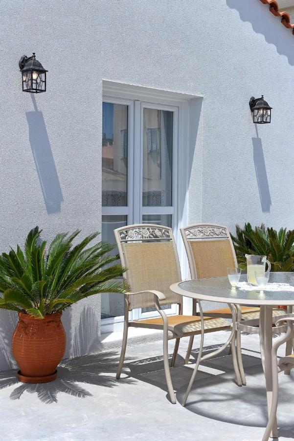 Oisyra Boutique Suites Ermoupoli Exteriör bild
